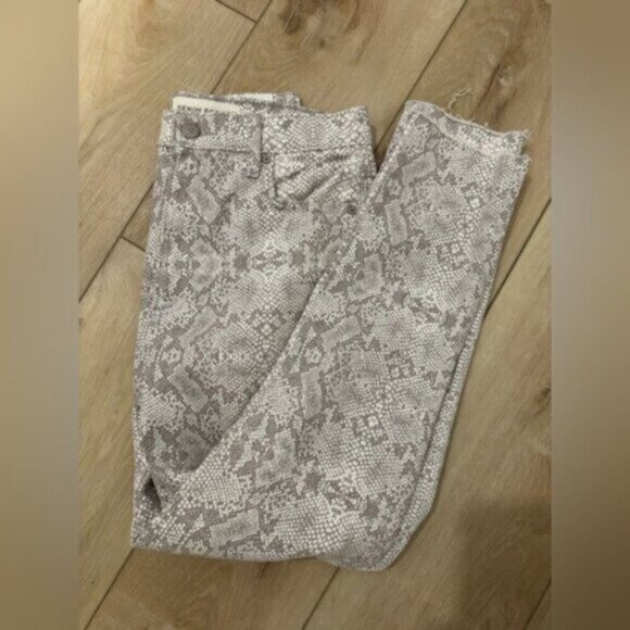 NWOT-Denim Forum Lola High Rise Skinny Crop Snake PrintJeans - Picture 9 of 10